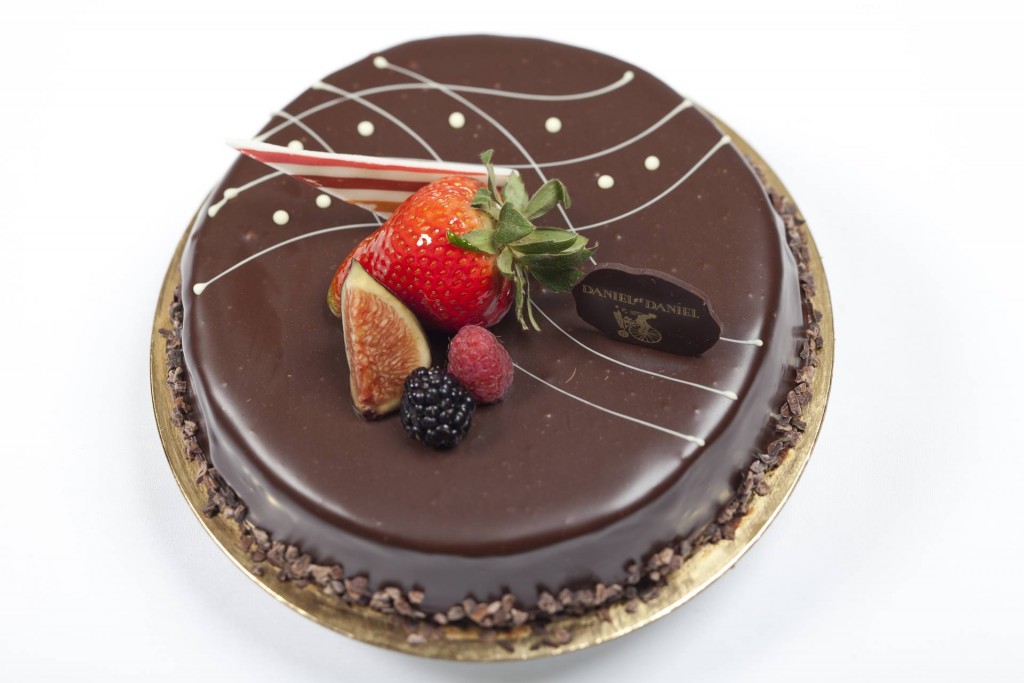 Layered Flourless Chocolate Cake Layered Flourless Chocolate Cake